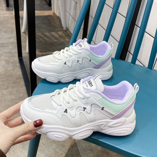 Sporta un ikdienas kedas ar tīkliem divās krāsās sievietēm