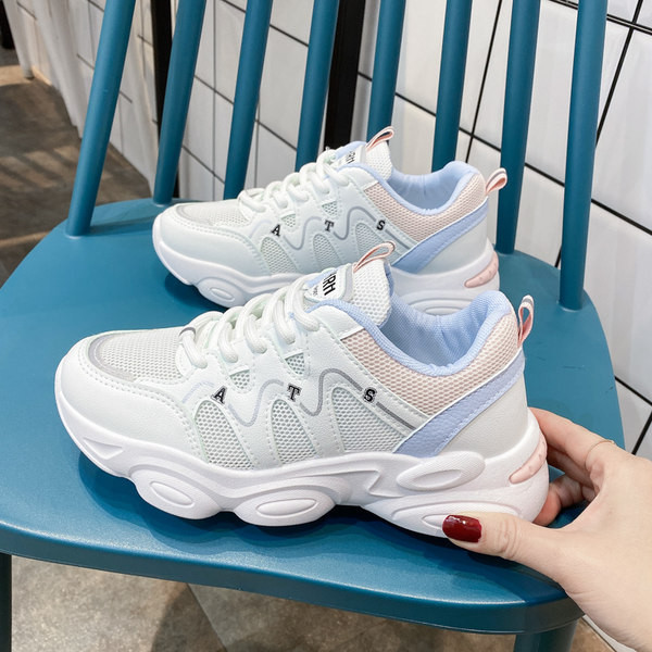 Sporta un ikdienas kedas ar tīkliem divās krāsās sievietēm