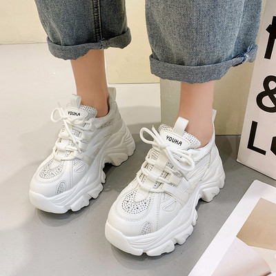 Model nou de adidași de damă cu pietre și șireturi în trei culori