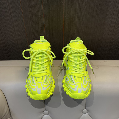 Elpojošas sieviešu krāsainas kedas ar šņorēm