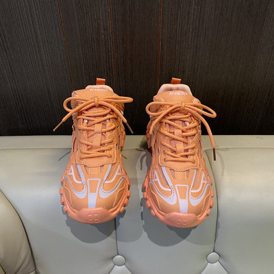 Elpojošas sieviešu krāsainas kedas ar šņorēm