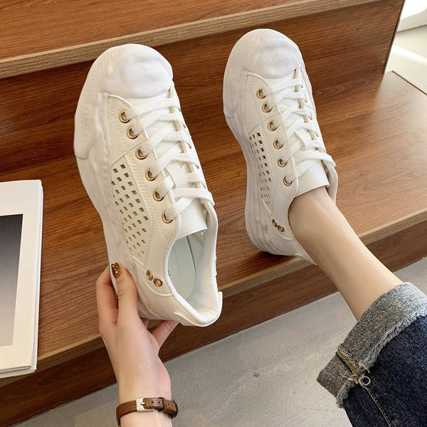 Tenisi de dama din piele cu sireturi in alb-negru