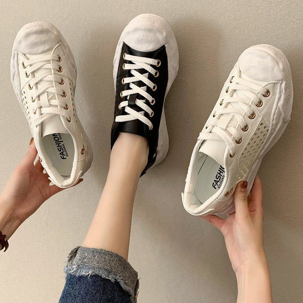 Tenisi de dama din piele cu sireturi in alb-negru