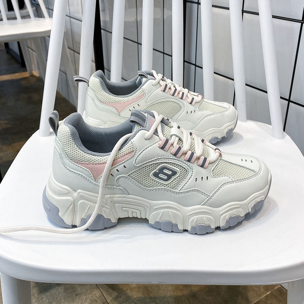 Pavasara sieviešu kedas ar raupju zoli un šņorēm - vairākās krāsās