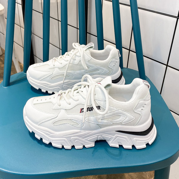 Modernas sieviešu kedas ar raupju zoli ar izšuvumu uzrakstu