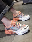 Sieviešu kedas zaigojošās krāsās un 5 cm platformu