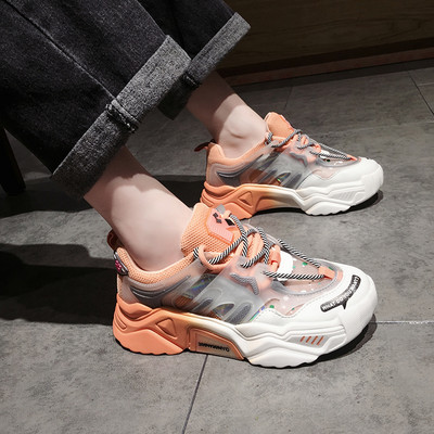 Sieviešu kedas zaigojošās krāsās un 5 cm platformu