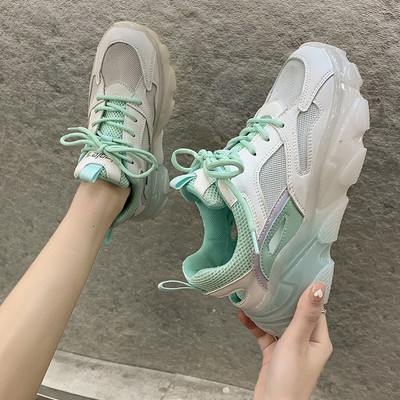 Sieviešu sporta kedas ar rupju zoli divās krāsās