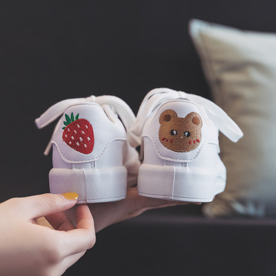 Sieviešu ikdienas kedas ar 3D aplikāciju