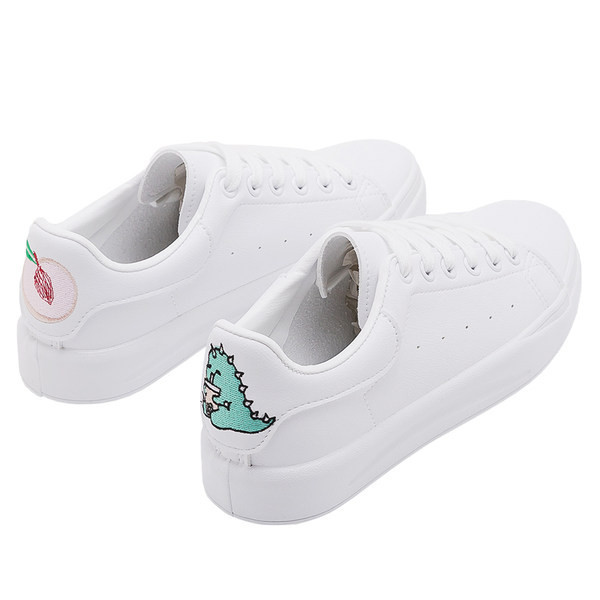 Sieviešu ikdienas kedas ar 3D aplikāciju