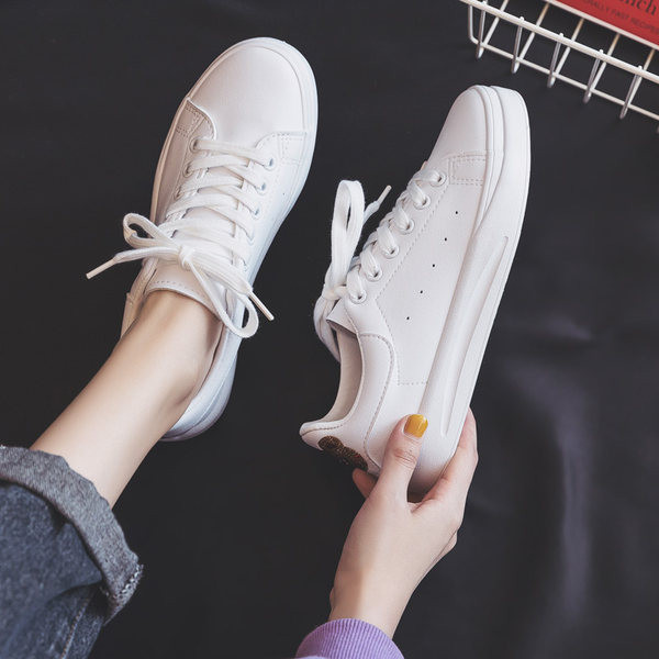 Sieviešu ikdienas kedas ar 3D aplikāciju