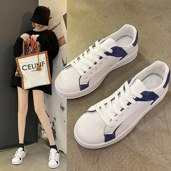 Γυναικεία έκο δερμάτινα αθλητικά παπούτσια με επίπεδη σόλα και κορδόνια