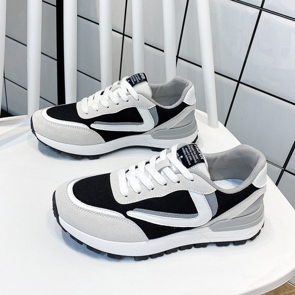 Sporta un ikdienas sieviešu kedas ar plakanu zoli vairākās krāsās