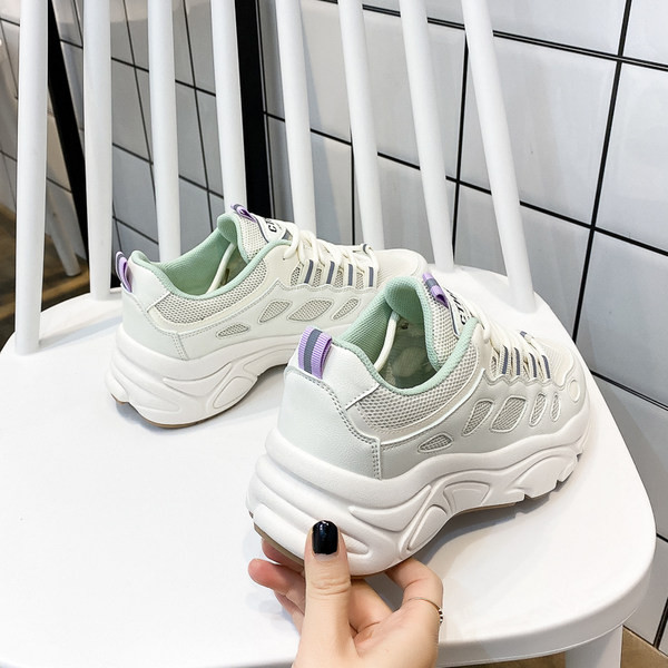 Modernas sieviešu kedas ar mežģīnēm vairākās krāsās