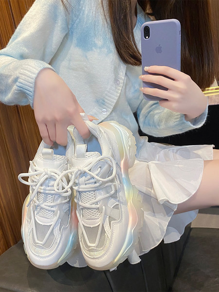 Sieviešu kedas ar krāsainu zoli un sietu