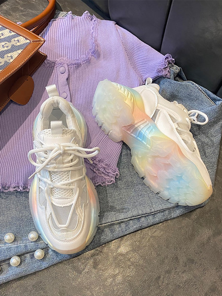 Sieviešu kedas ar krāsainu zoli un sietu