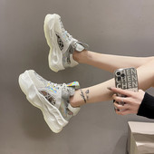 Adidasi de dama cu talpa aspra si pietre