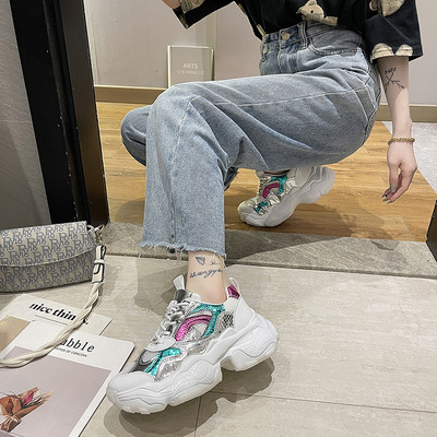 Adidasi moderni de dama cu elemente stralucitoare