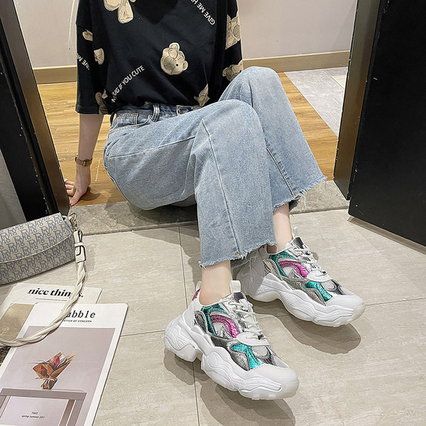 Adidasi moderni de dama cu elemente stralucitoare