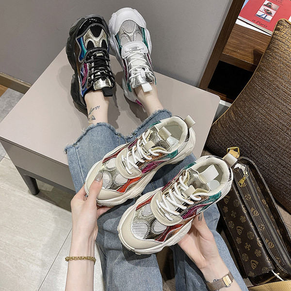 Adidasi moderni de dama cu elemente stralucitoare