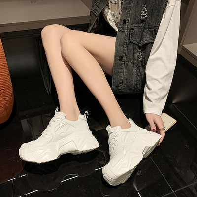 Adidași moderni de damă cu talpă înaltă și șireturi