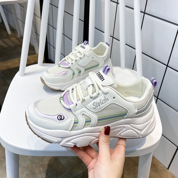 Jauns sieviešu pavasara kedu modelis ar raupju zoli