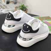 Jauns atsperu kedu modelis no eko ādas ar šņorēm