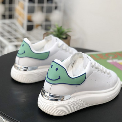 Jauns atsperu kedu modelis no eko ādas ar šņorēm