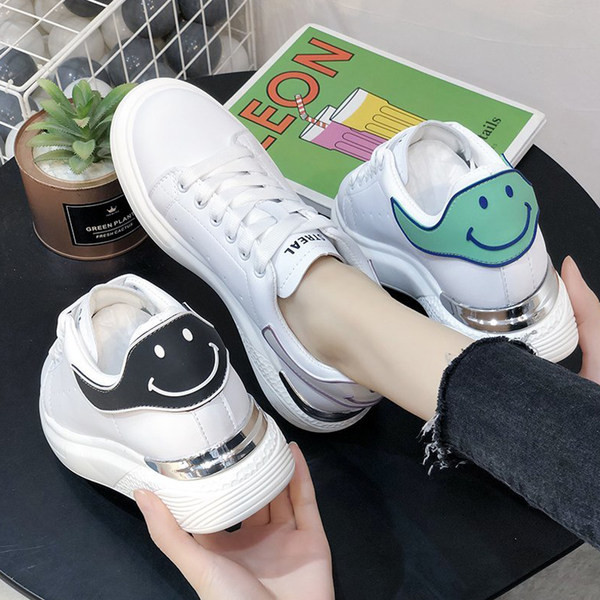 Jauns atsperu kedu modelis no eko ādas ar šņorēm