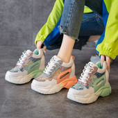 Model nou de adidasi de dama cu talpa inalta si elemente stralucitoare