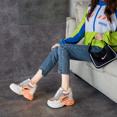 Model nou de adidasi de dama cu talpa inalta si elemente stralucitoare