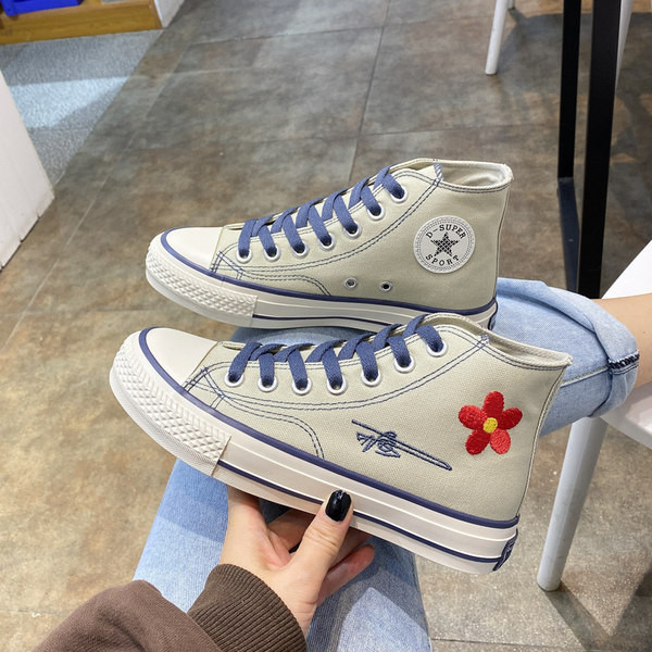 Modernas sieviešu augstās kedas ar izšuvumu un plakanu zoli