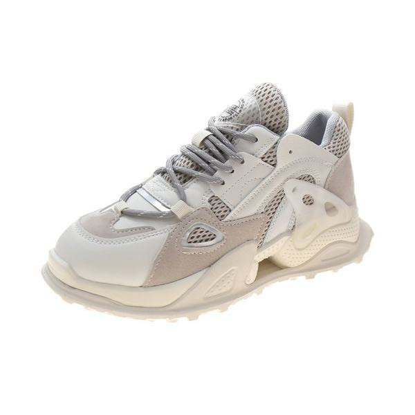 Tenisi dama model nou cu sireturi