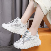 Baltas ikdienas sieviešu kedas ar augstām zolēm