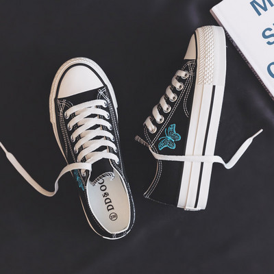 Ikdienas sieviešu kedas ar tauriņu izšuvumu - no auduma