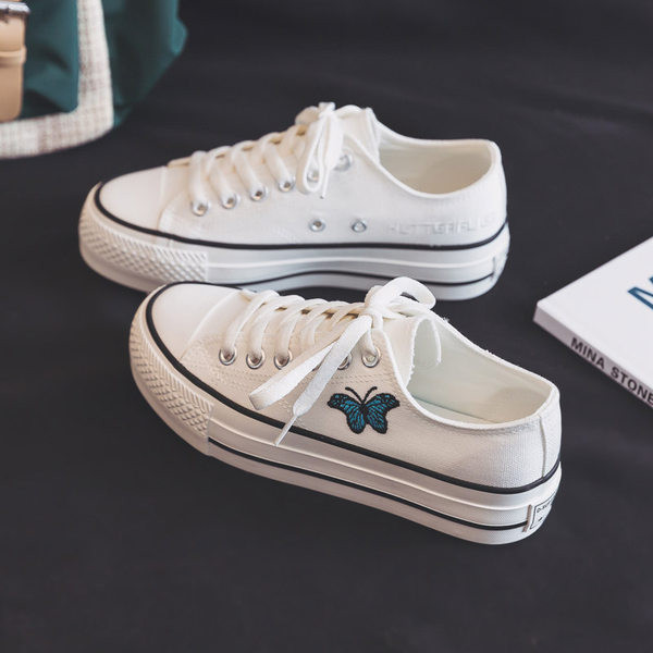 Ikdienas sieviešu kedas ar tauriņu izšuvumu - no auduma