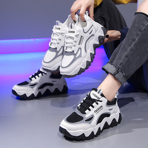 Jauns pavasara kedu modelis sievietēm ar saitēm un raupju zoli