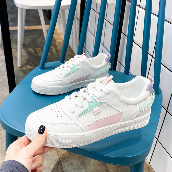 Jauns sieviešu kedu modelis ar plakanu zoli - eko āda