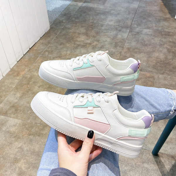 Jauns sieviešu kedu modelis ar plakanu zoli - eko āda