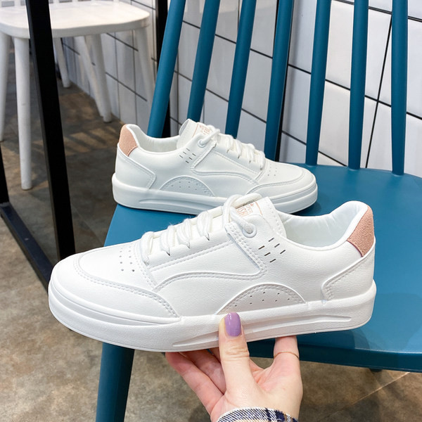 Jauns sieviešu kedu modelis no mākslīgās ādas ar plakanu zoli