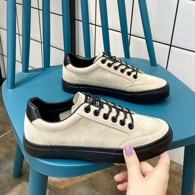 Jauns sieviešu kedu modelis ar plakanu zoli divās krāsās