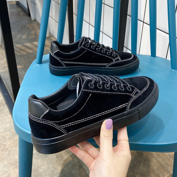 Jauns sieviešu kedu modelis ar plakanu zoli divās krāsās