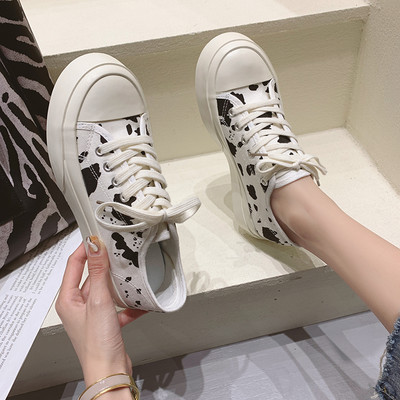 Sieviešu audekla kedas ar plakanu zoli divās krāsās