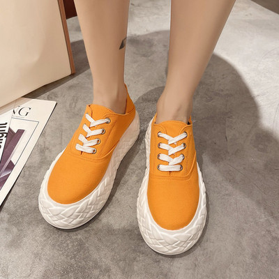 Sieviešu audekla kedas ar mežģīnēm un plakanu zoli