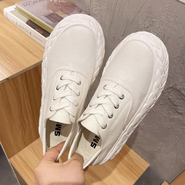 Sieviešu audekla kedas ar mežģīnēm un plakanu zoli