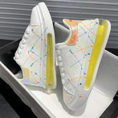 Ikdienas kedas ar krāsainu apdruku un kameru zolē