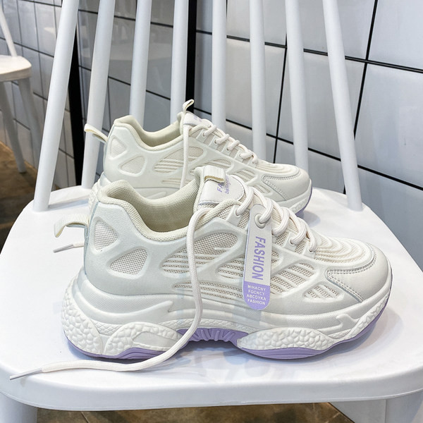 Sieviešu elpojošas kedas ar raupju zoli un uzrakstu no eko ādas