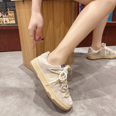 Sieviešu elpojošas kedas ar mežģīnēm un plakanu zoli