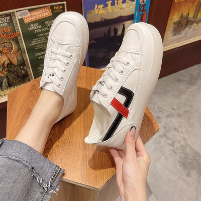 Pavasarim piemērotas sieviešu kedas divās krāsās