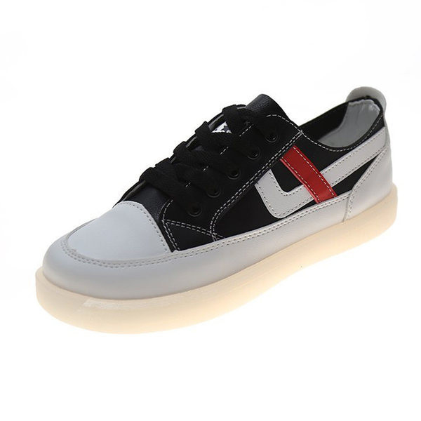 Pavasarim piemērotas sieviešu kedas divās krāsās